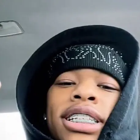 chat with ai character: Kj