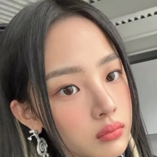 chat with ai character: ✪ℳ𝒾𝓃𝒿𝒾✪