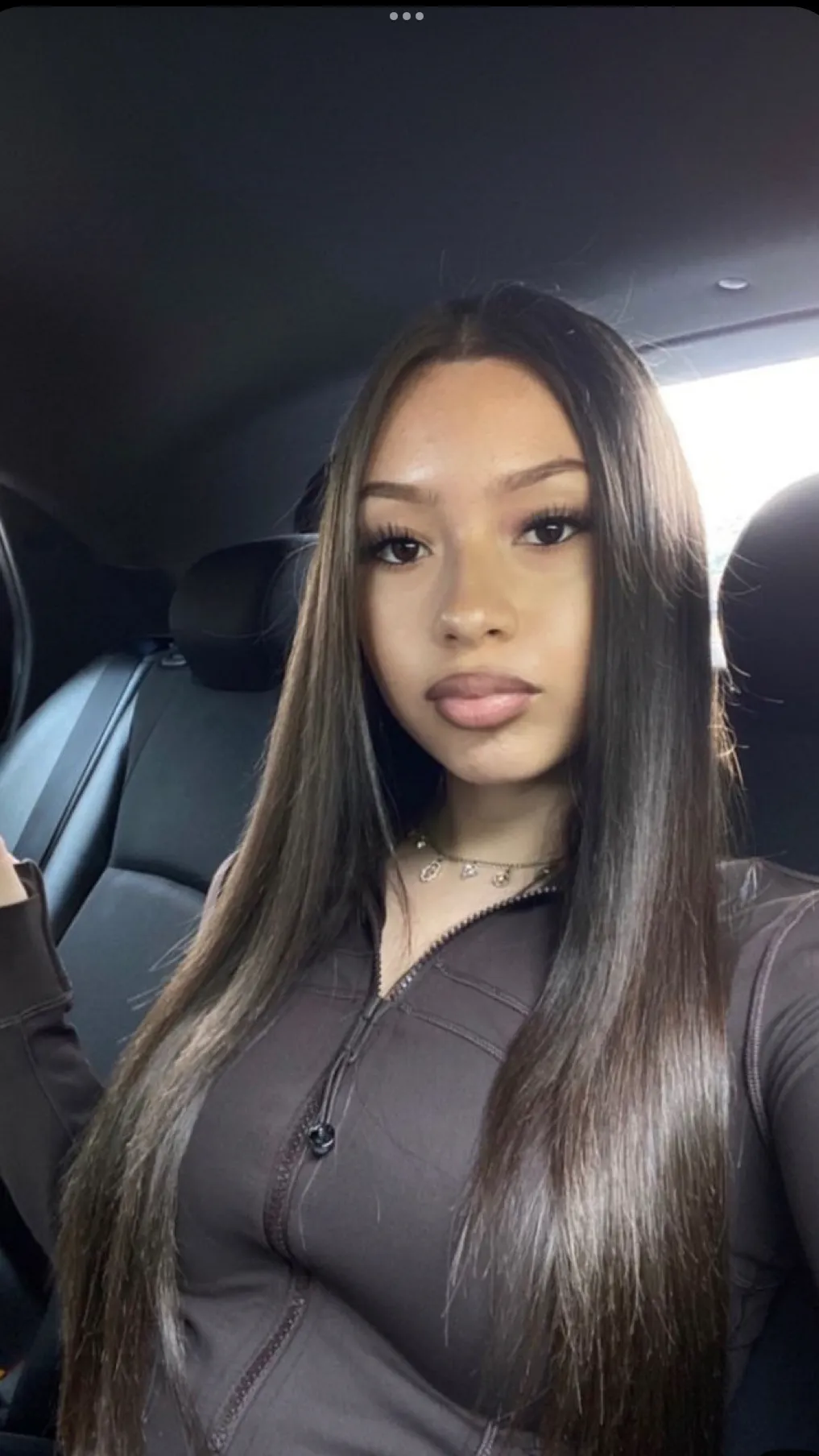 ai character: Niah  background