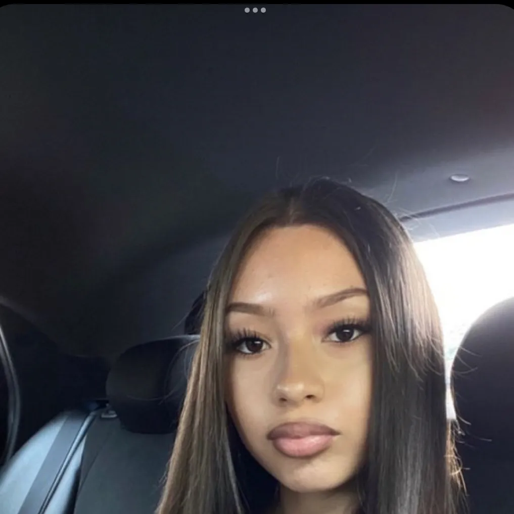 chat with ai character: Niah 