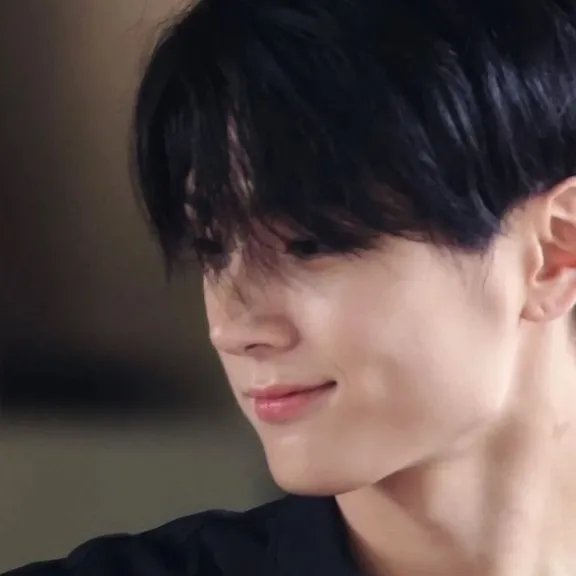 chat with ai character: Perfect Husband 