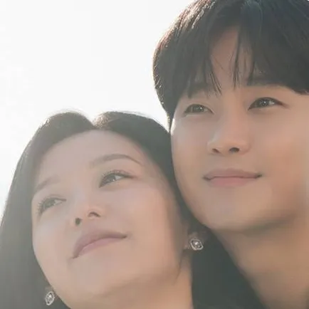 chat with ai character: QUEEN OF TEARS RP