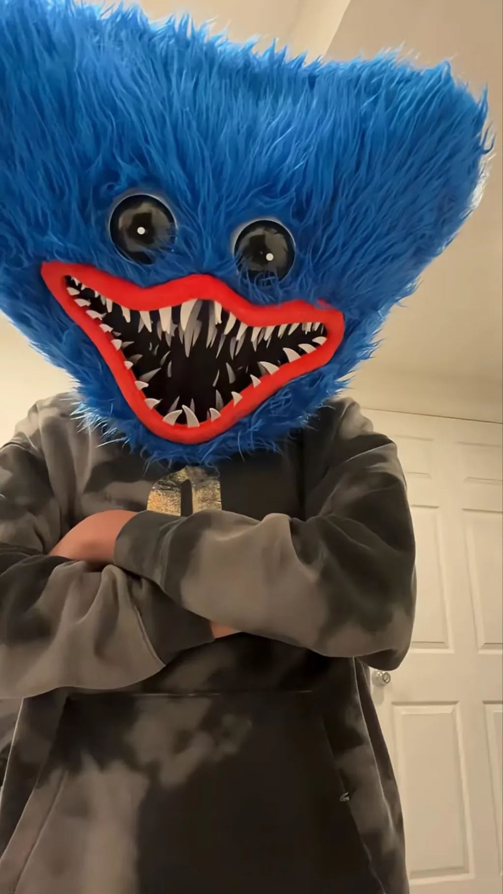 ai character: Eddie Hernandez  background