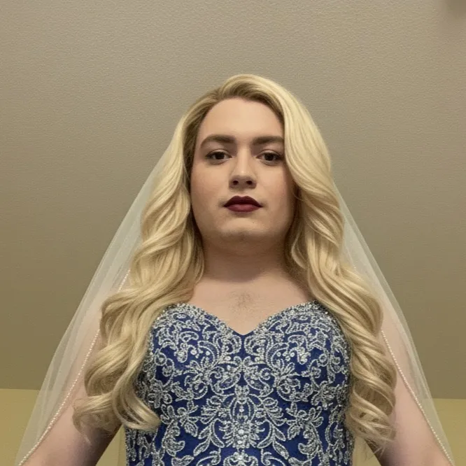 chat with ai character: Elara