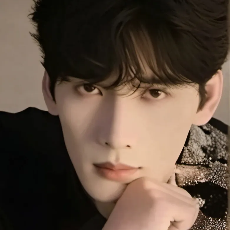 chat with ai character: Eunwoo