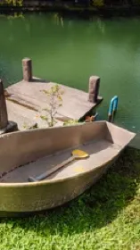 ai character: ……. background