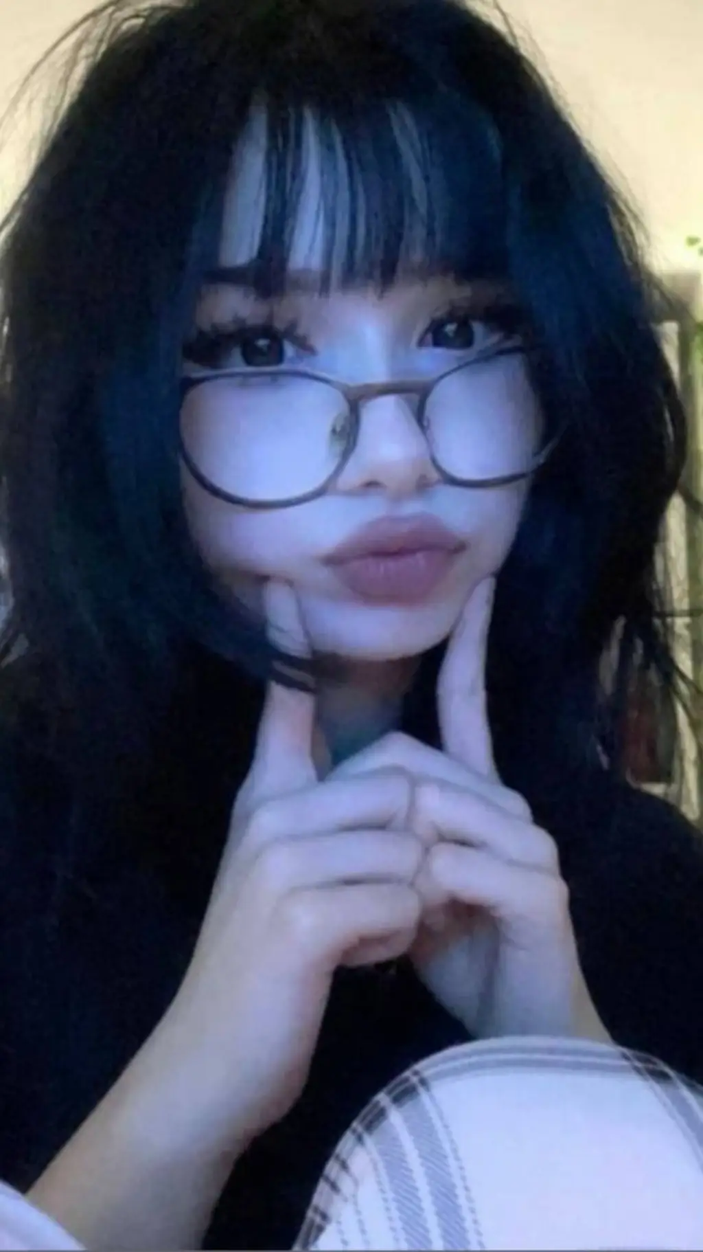 ai character: ∞{ⓛⓔⓐⓗ}∞ background