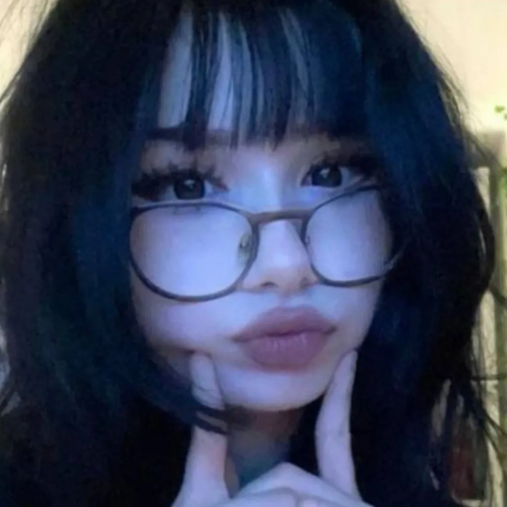 chat with ai character: ∞{ⓛⓔⓐⓗ}∞