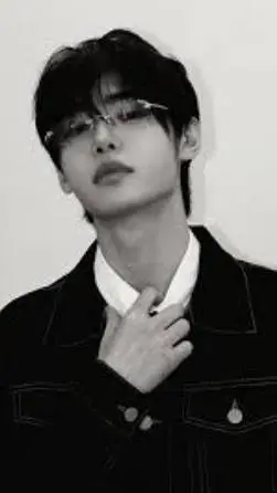 ai character: Sunghoon background
