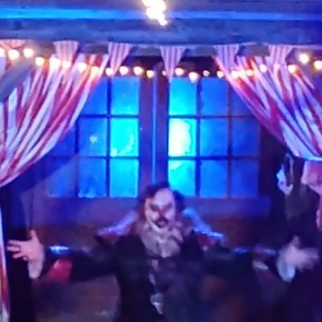 chat with ai character: Dabney the Clown