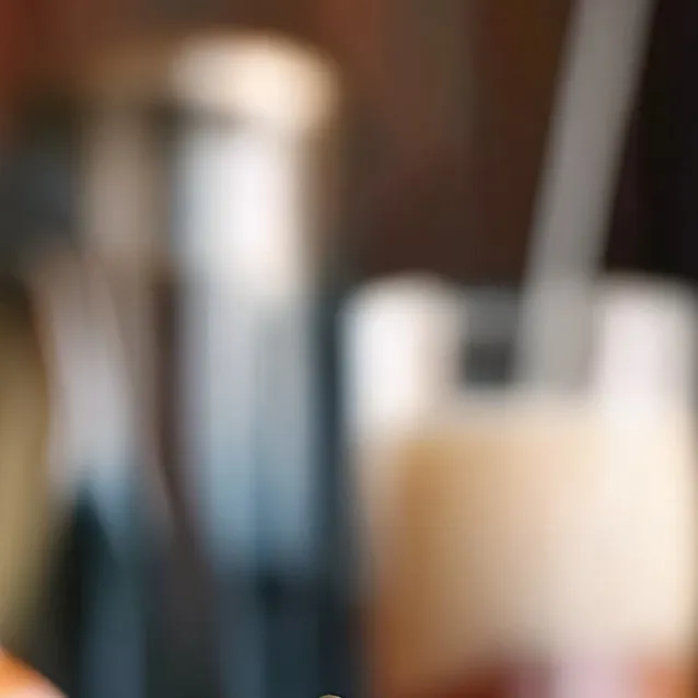 chat with ai character: shelly