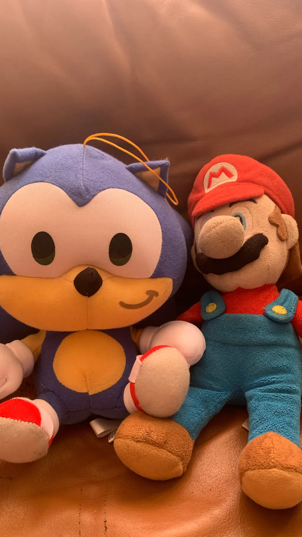 ai character: Sonic x Mario xDem background