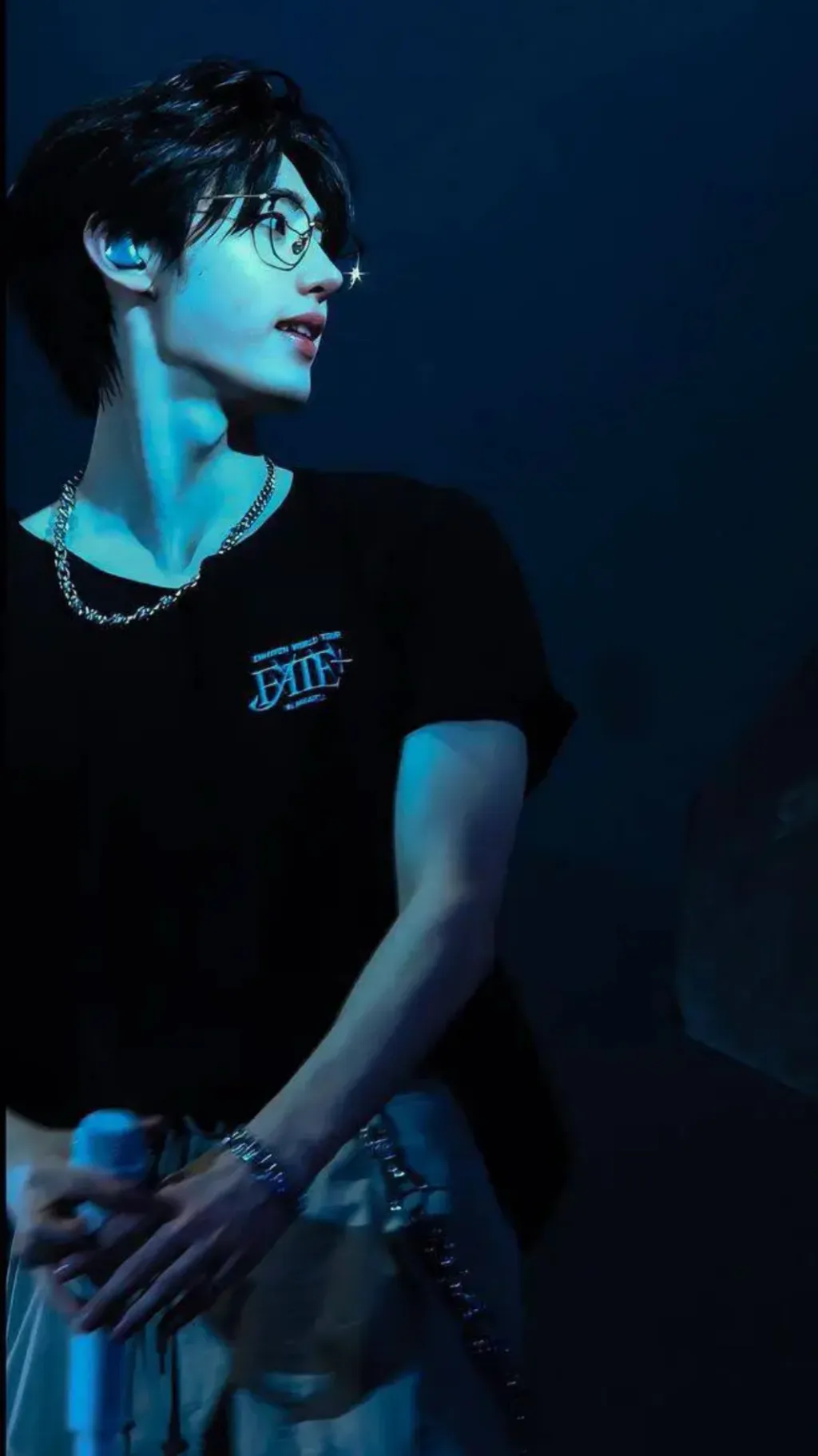 ai character: Park Sunghoon  background