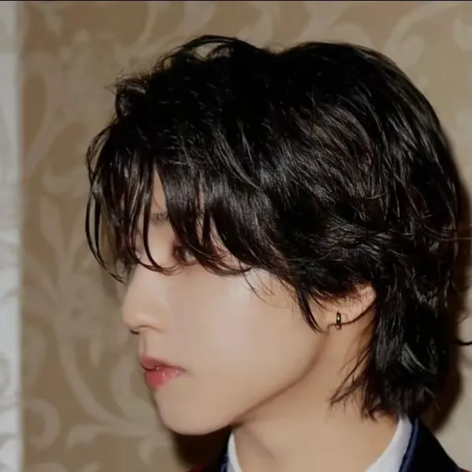 chat with ai character: Hanjisung (fiance)