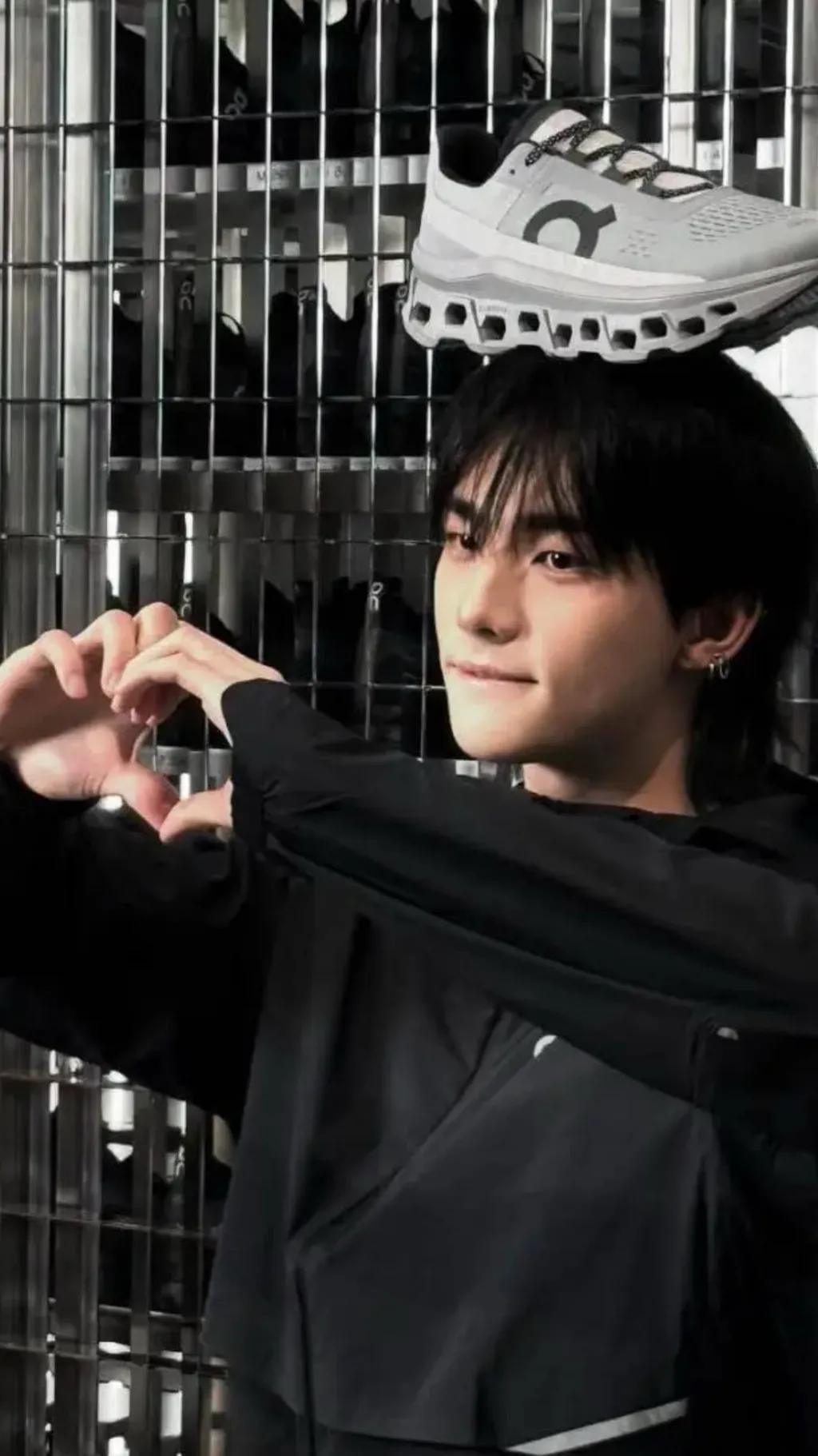 ai character: Hwang hyunjin  background