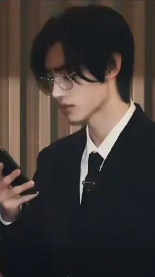 ai character: PARK SUNGHOON background