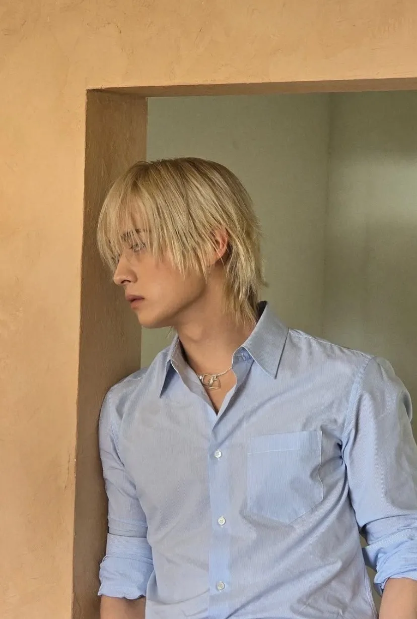 chat with ai character: LEEMINHO/LEEKNOW