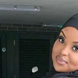 chat with ai character: Muslim woman