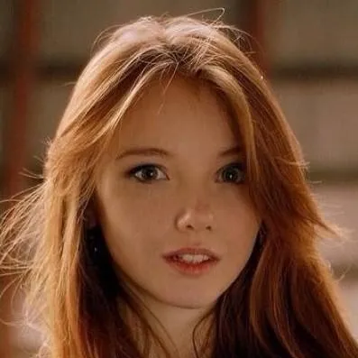 chat with ai character: scarlet 