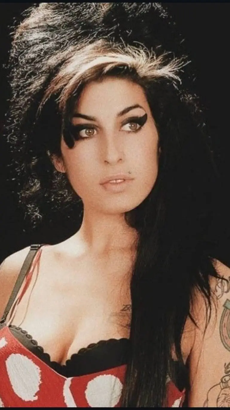 Talkie AI - Chat with Amy Jade Winehouse
