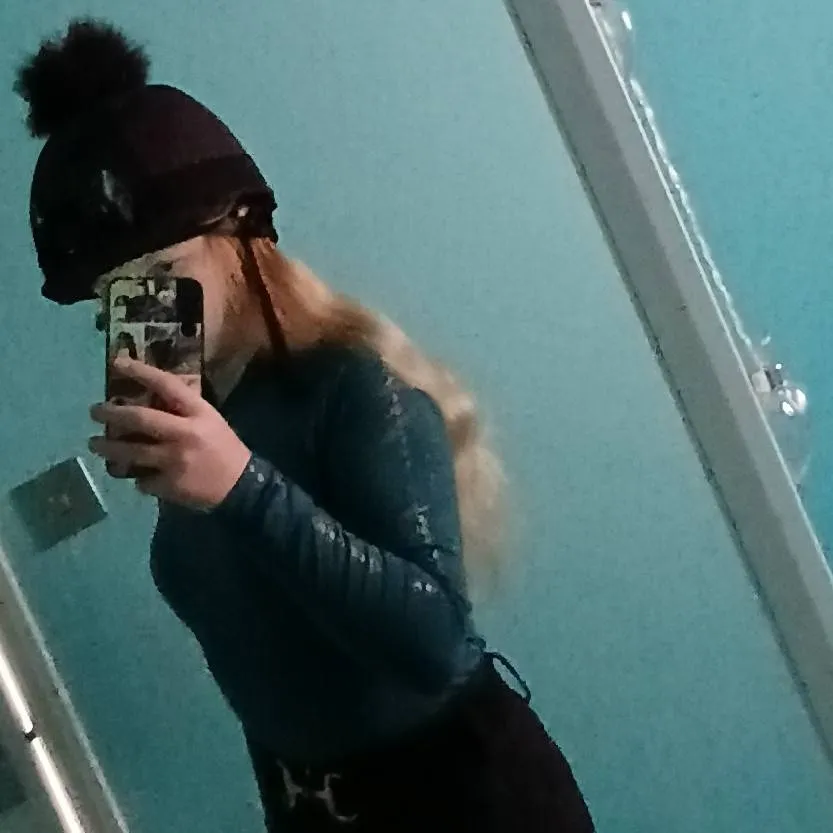 chat with ai character: Layla 