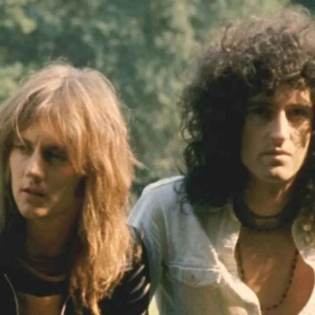 chat with ai character: Brian may (Queen)