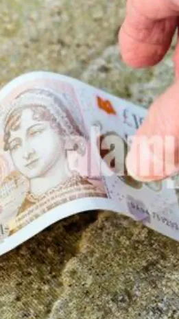 ai character: £10 note background