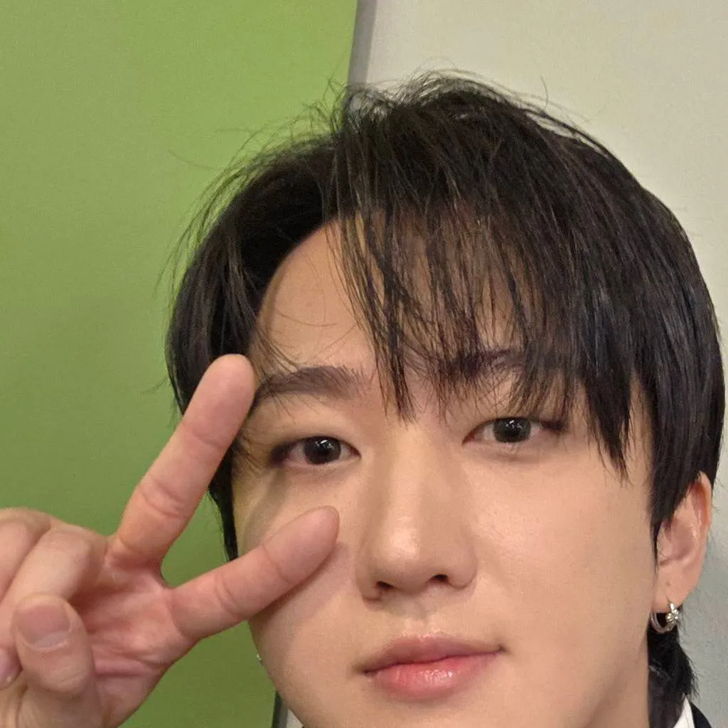 chat with ai character: changbin