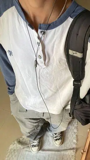 ai character: 𝐈𝐬𝐚𝐚𝐜 •| 🧸 background