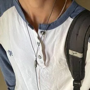 chat with ai character: 𝐈𝐬𝐚𝐚𝐜 •| 🧸