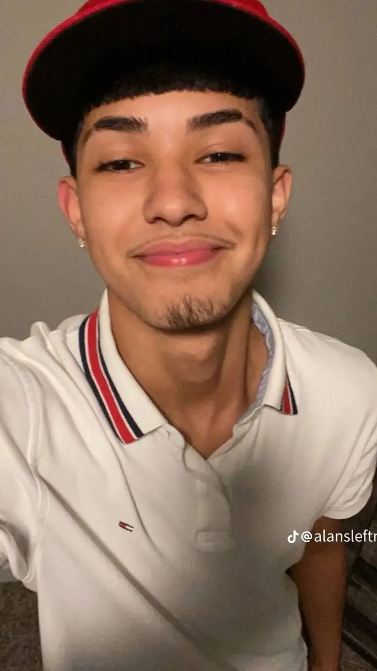 ai character: alannnn background