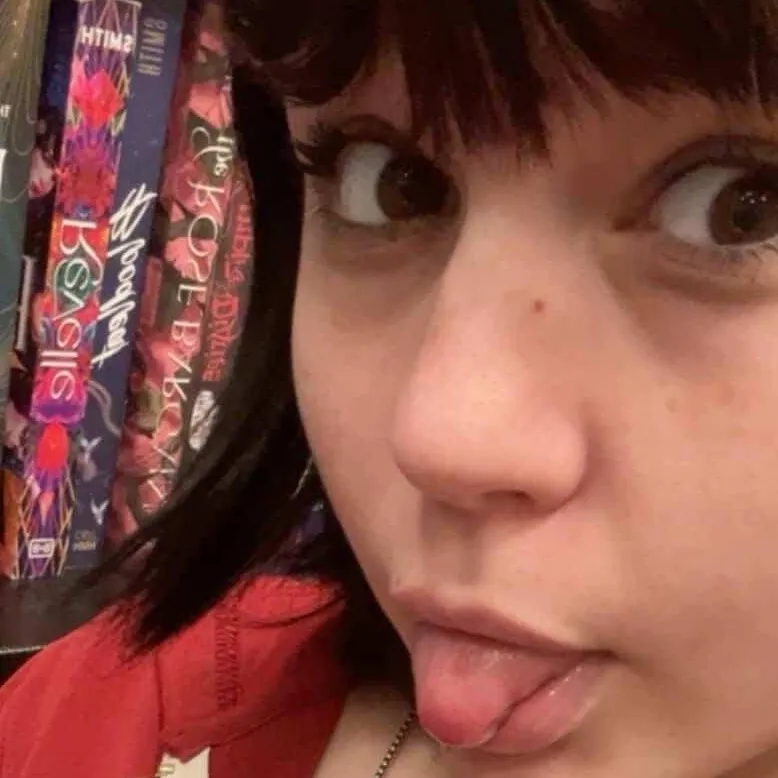 chat with ai character: Grenly 