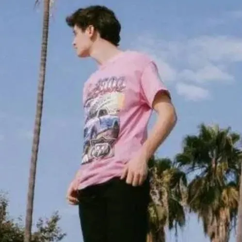 chat with ai character: STRANGER THINGS 🔦🔦