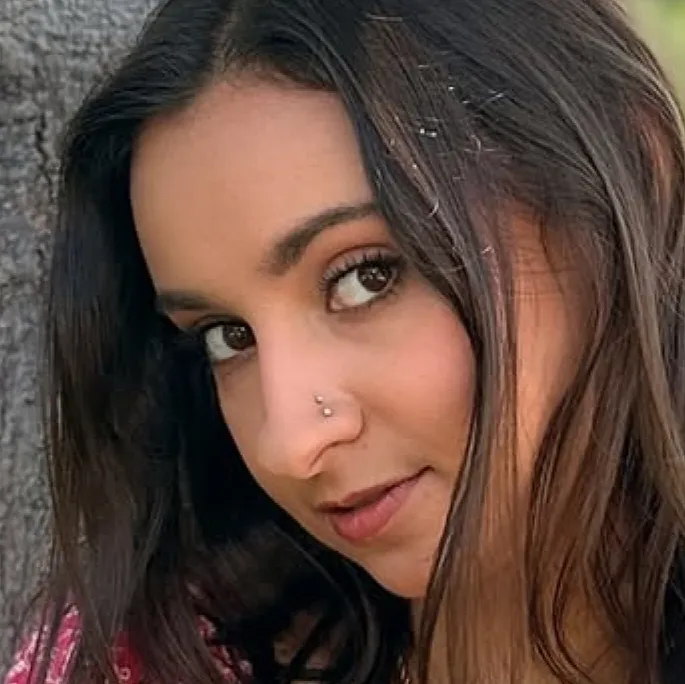 chat with ai character: Hailey rose