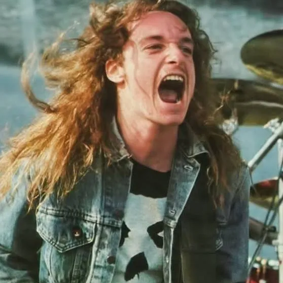 chat with ai character: Cliff Burton 