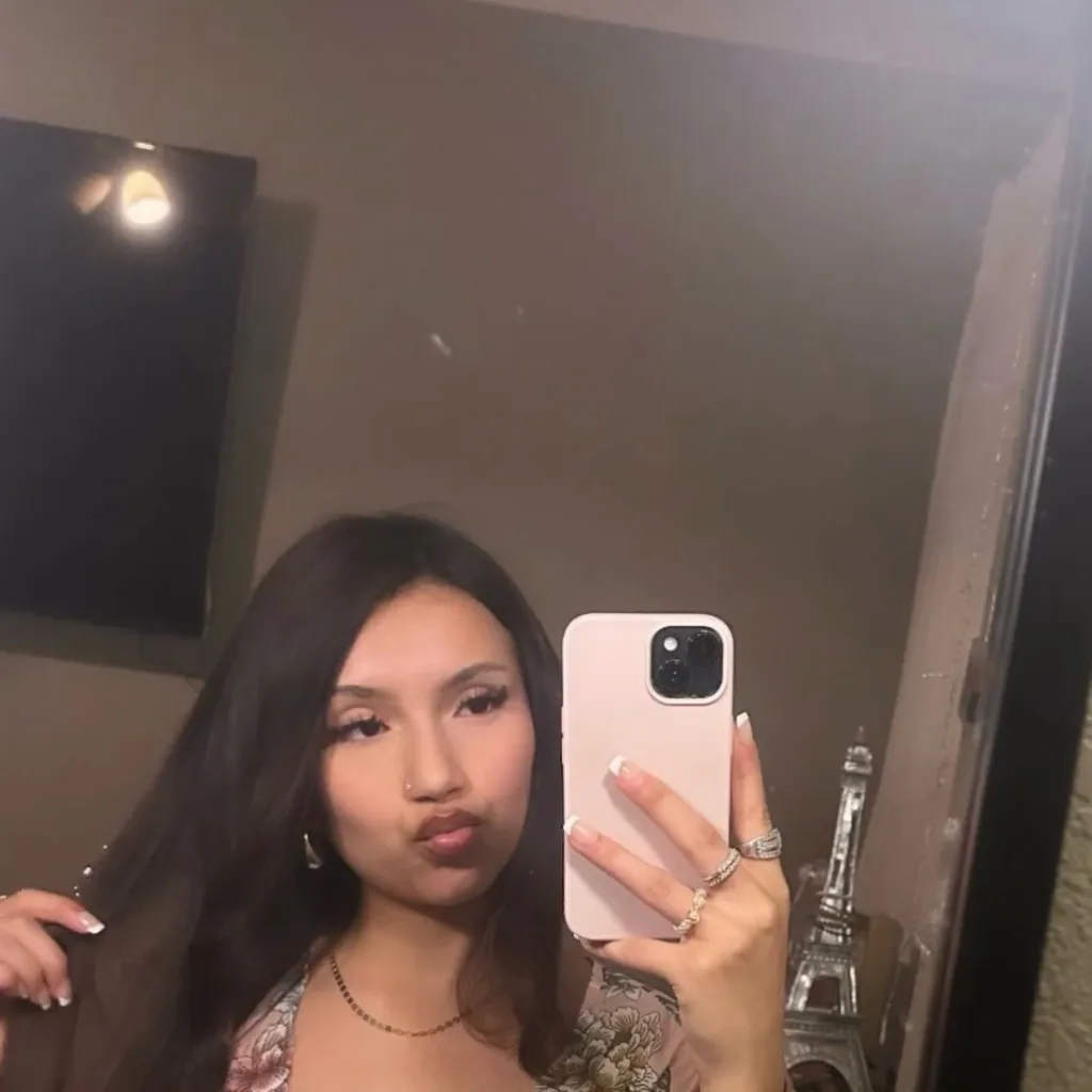 chat with ai character: Your abg 