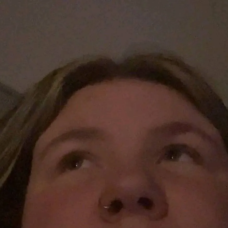 chat with ai character: Chiara Seaton