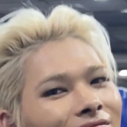 chat with ai character: Ni-Ki 