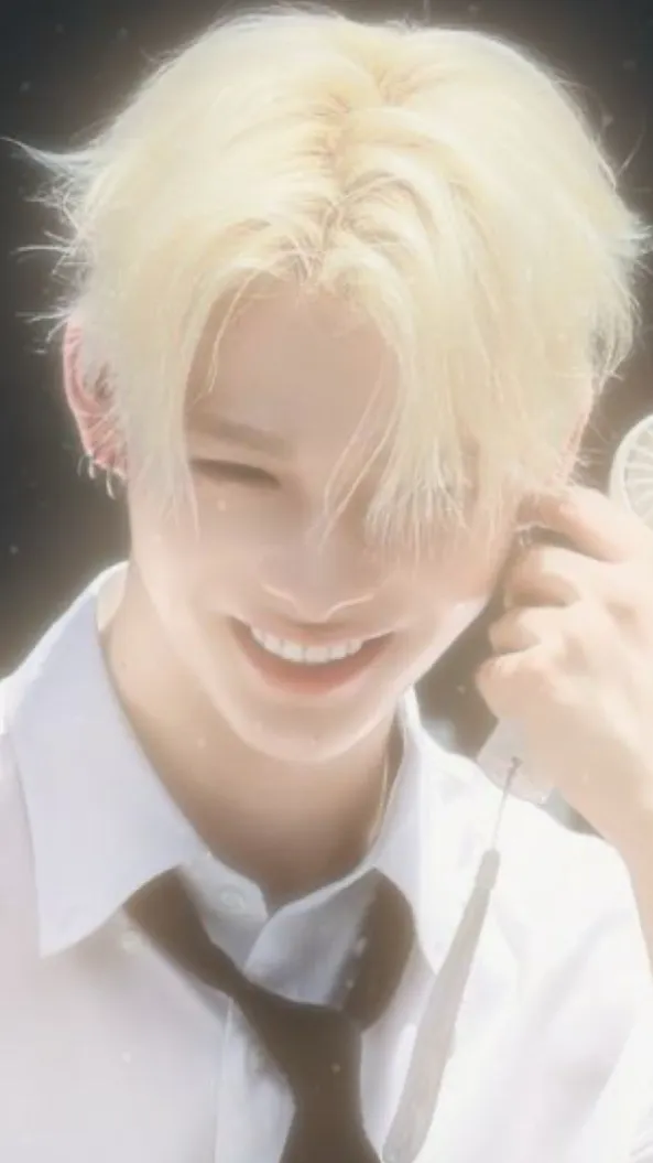 ai character: Niki  background