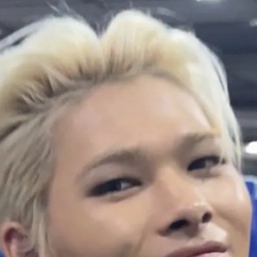 chat with ai character: Niki 