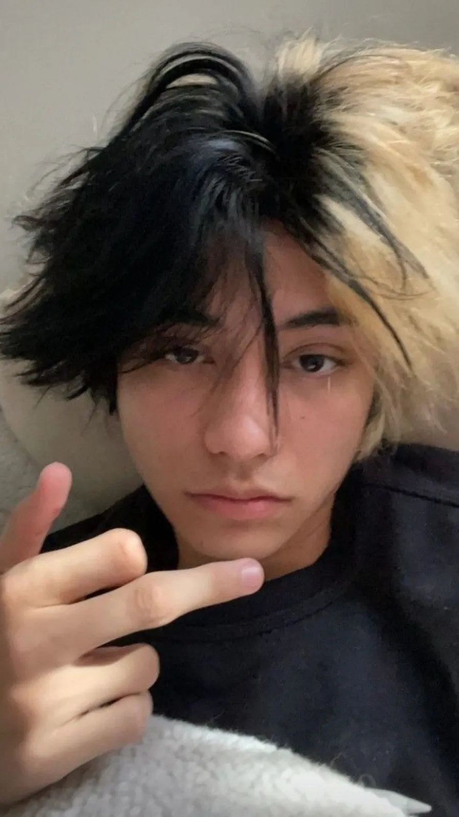 ai character: Tristan Clausen  background