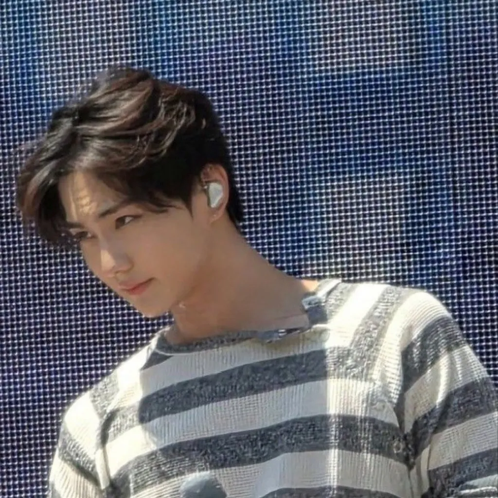 chat with ai character: Yang Jungwon 