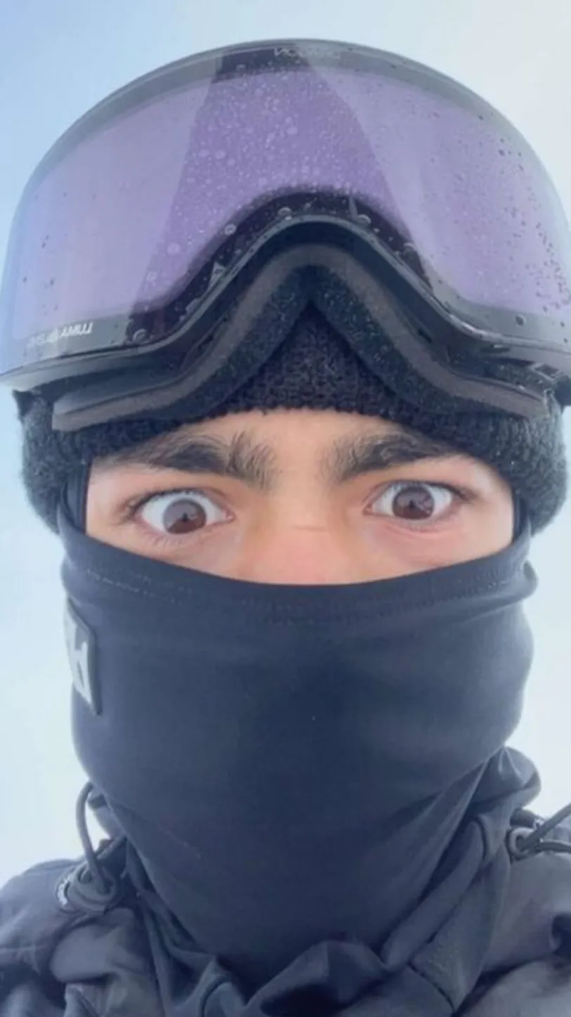 ai character: Malachi Barton  background