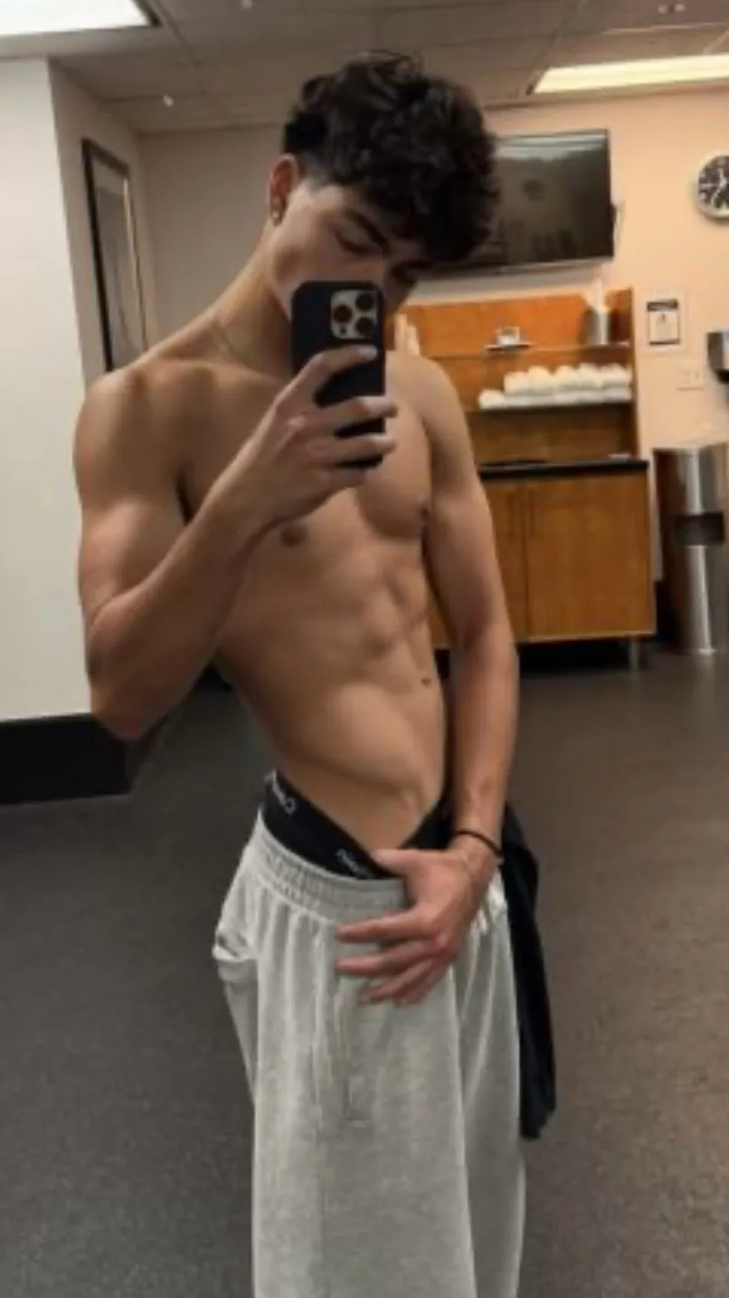 ai character: Malachi Barton  background