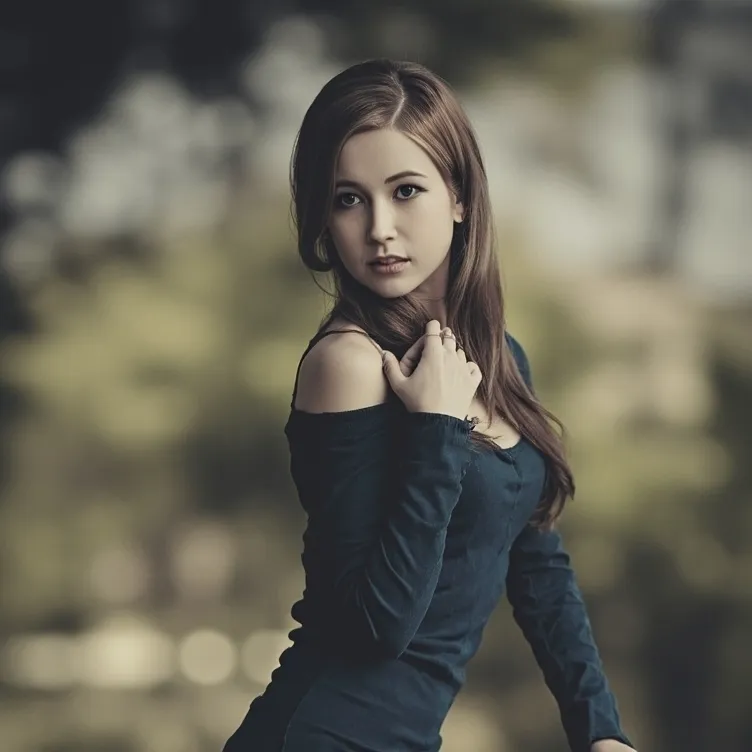 chat with ai character: Marina DeCosta