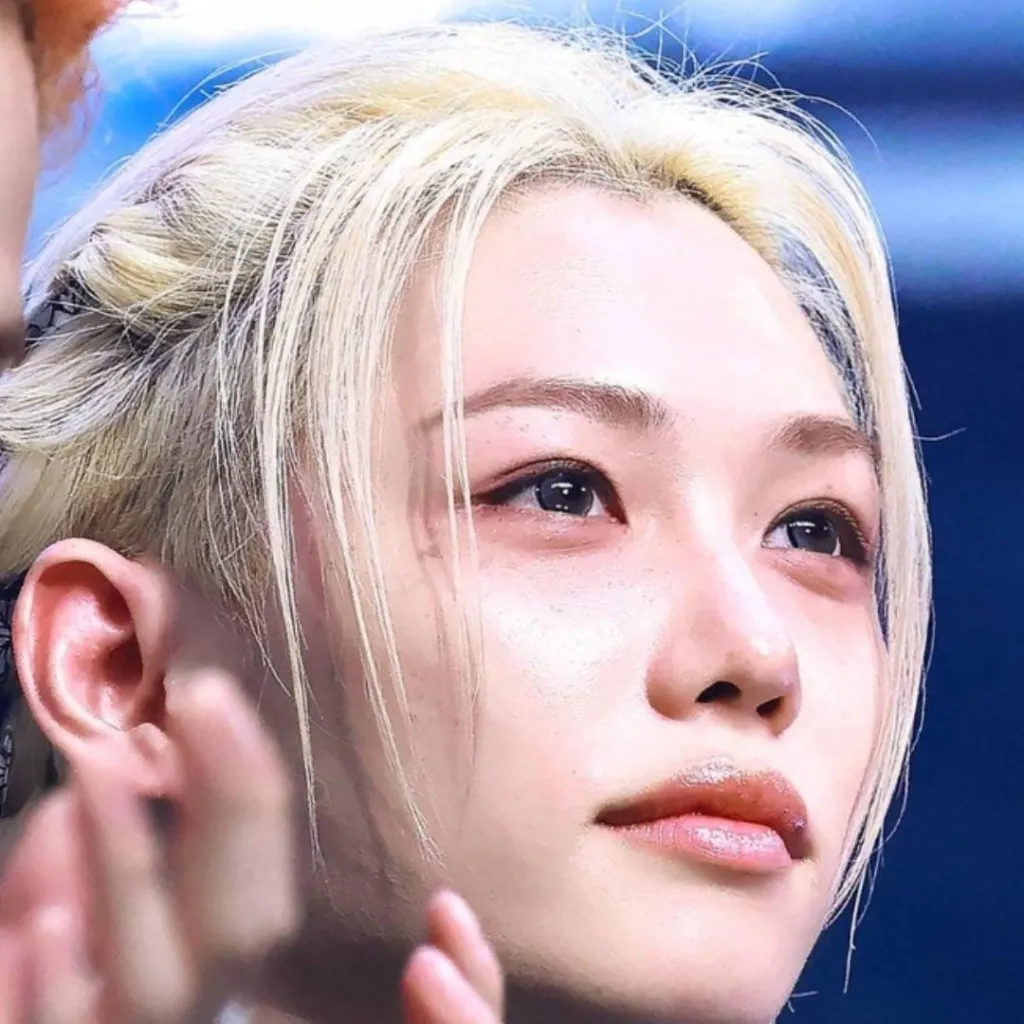 chat with ai character: Felix Angel 