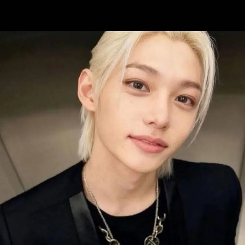 chat with ai character: Lee Felix Angel 