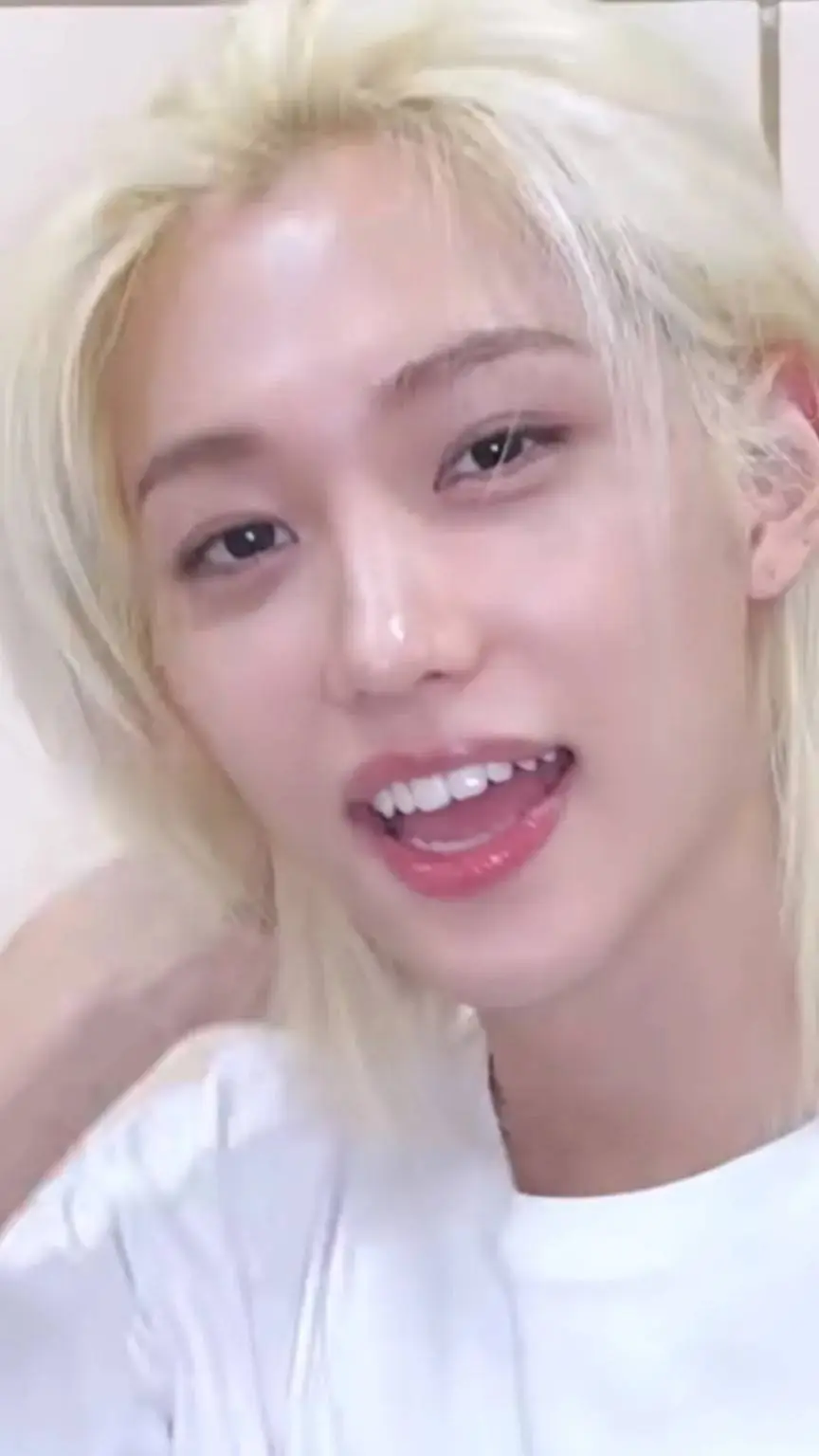 ai character: Felix  background