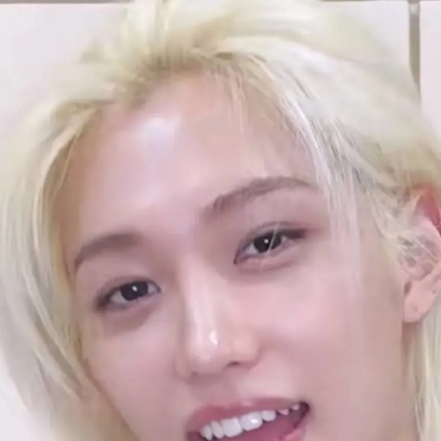 chat with ai character: Felix 