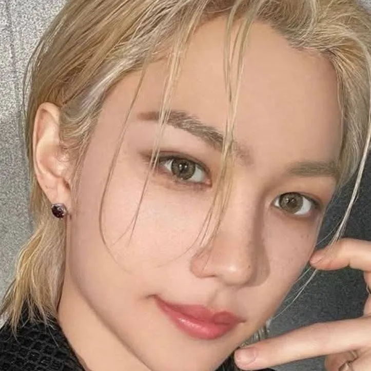 chat with ai character: Felix Angel Prince